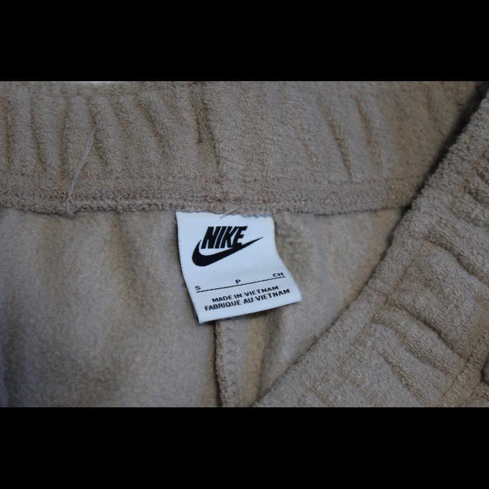 Cozy Sherpa NIke sweatpants - Picture 2 of 5